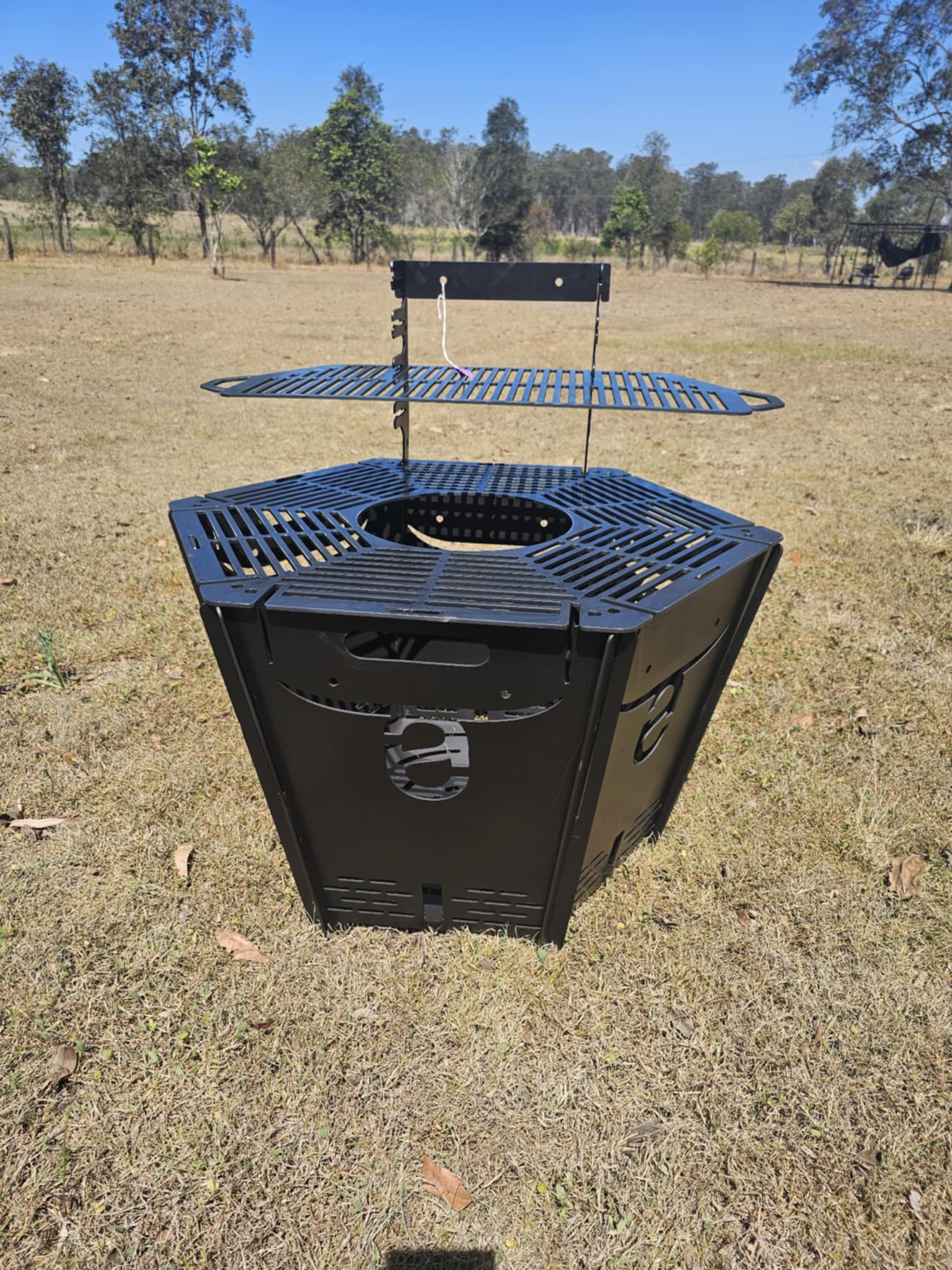 Hexagon Firepit/BBQ with Grill