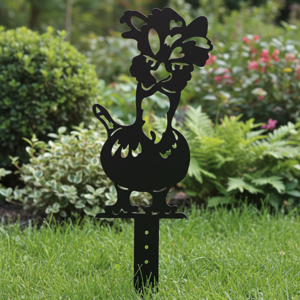 Chicken Garden Stake - Natural Rusty Steel